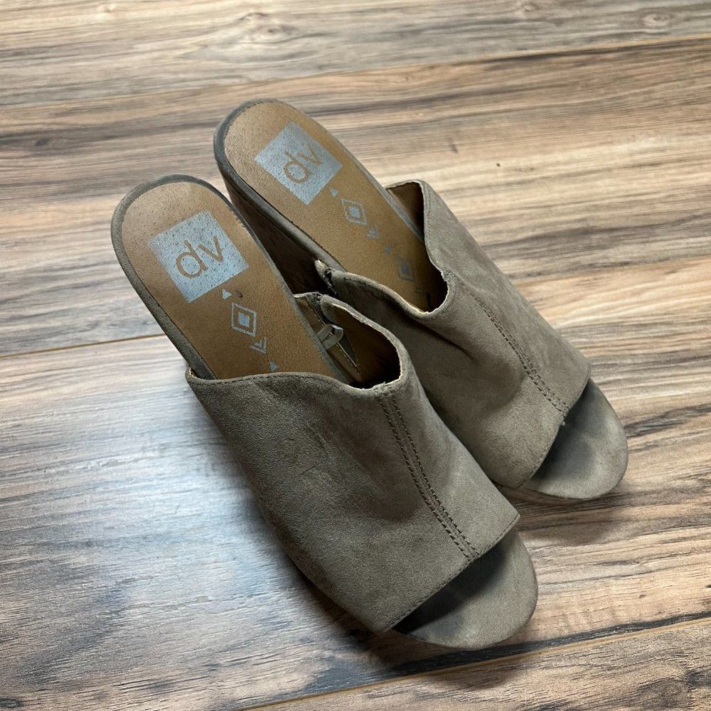 Dolce Vita wedge sandals 8‎